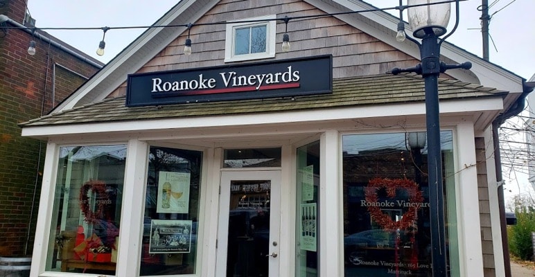 Roanoke Vineyards on Love Lane